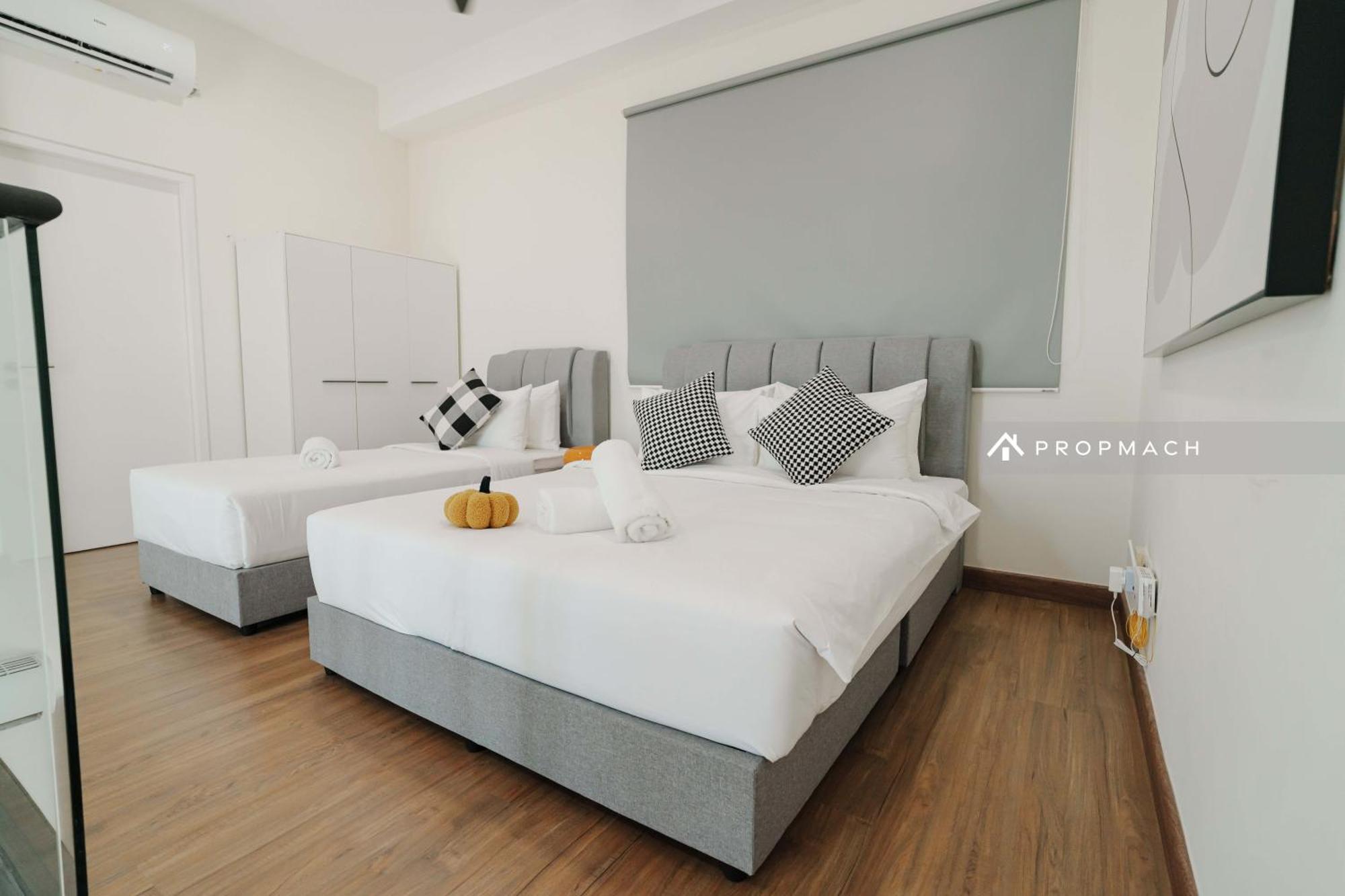 Deluxe Family Suite