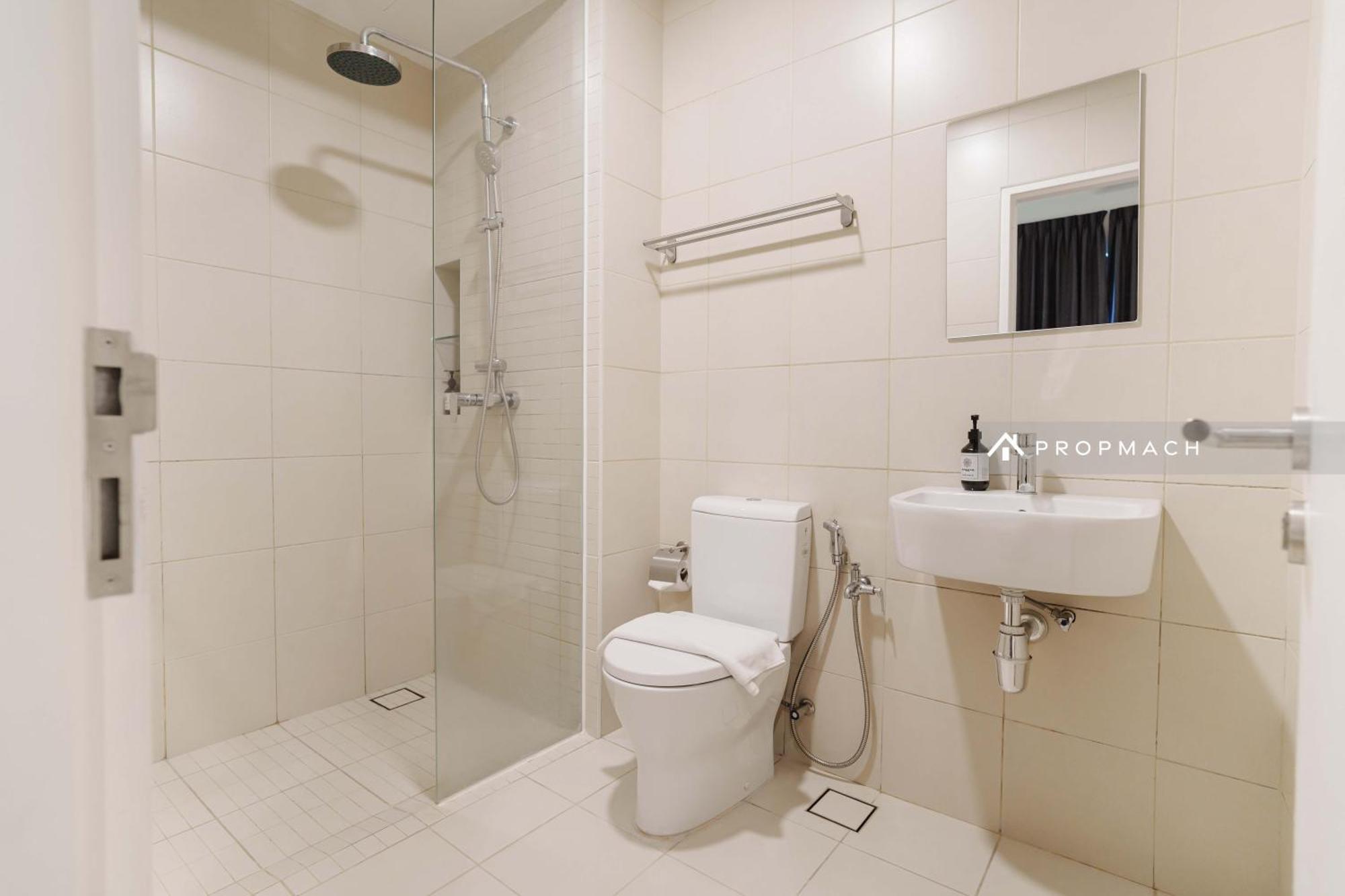 Standard Queen Room No