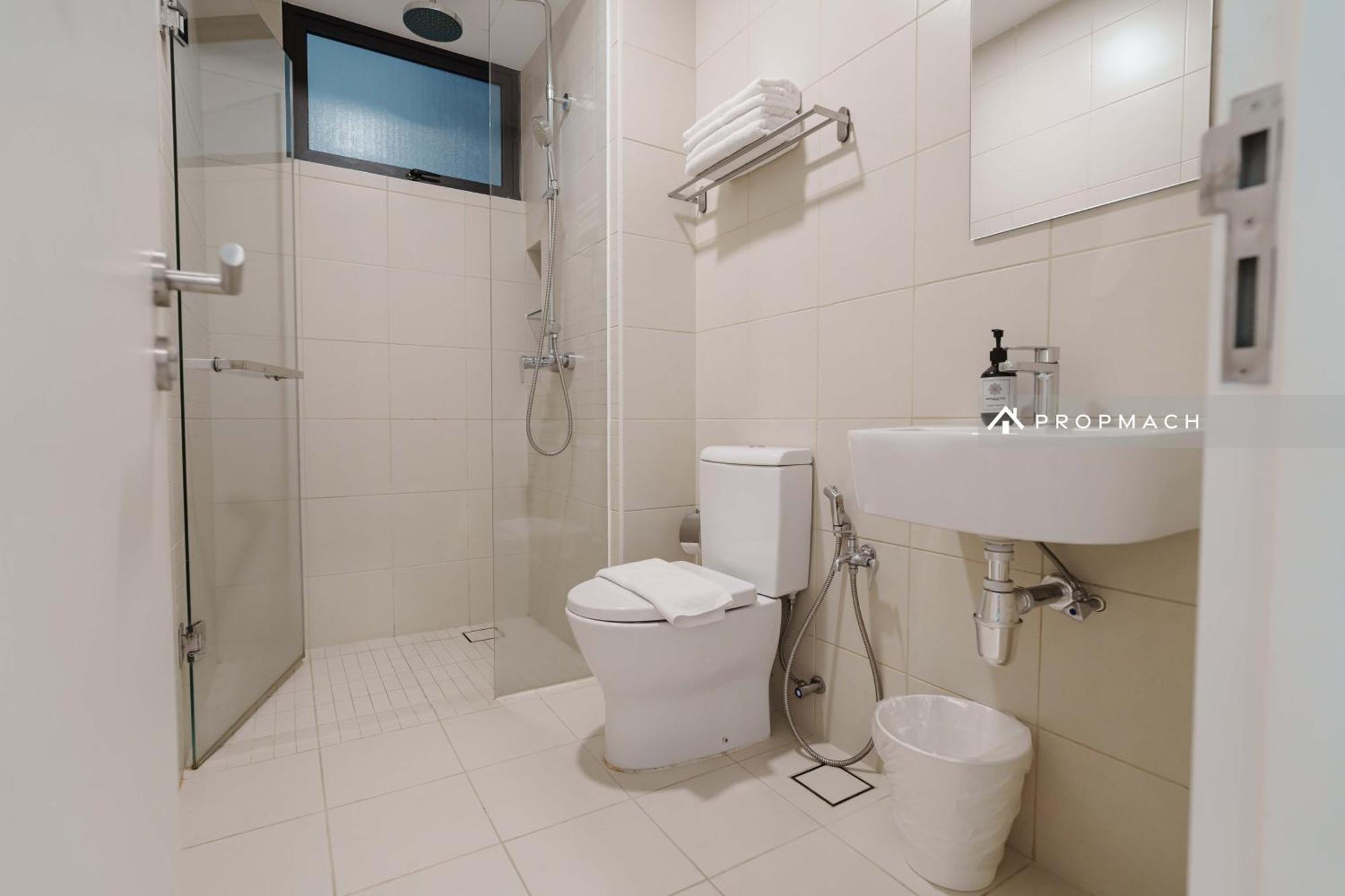 Two-Bedroom Apartment Sea View